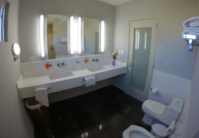 Studio bathroom
